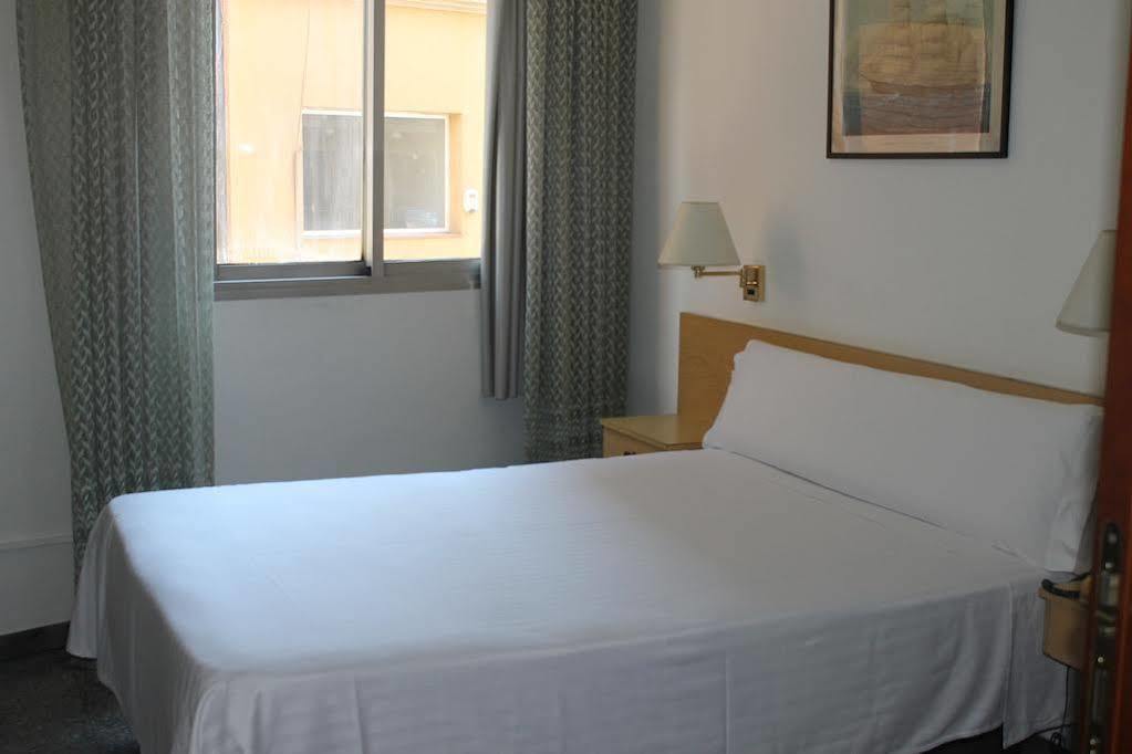 Hotel Climent Barcellona Esterno foto