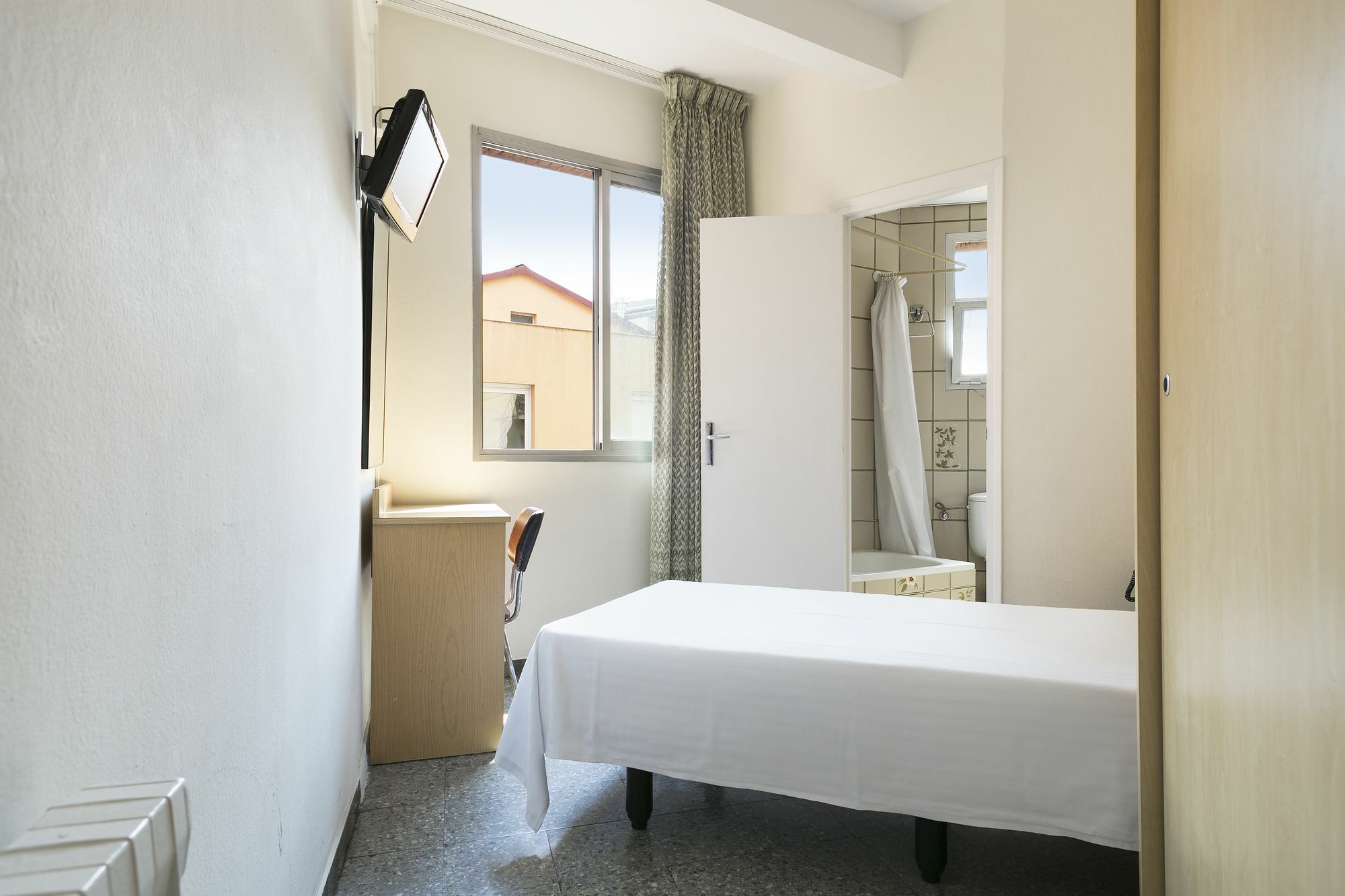 Hotel Climent Barcellona Esterno foto