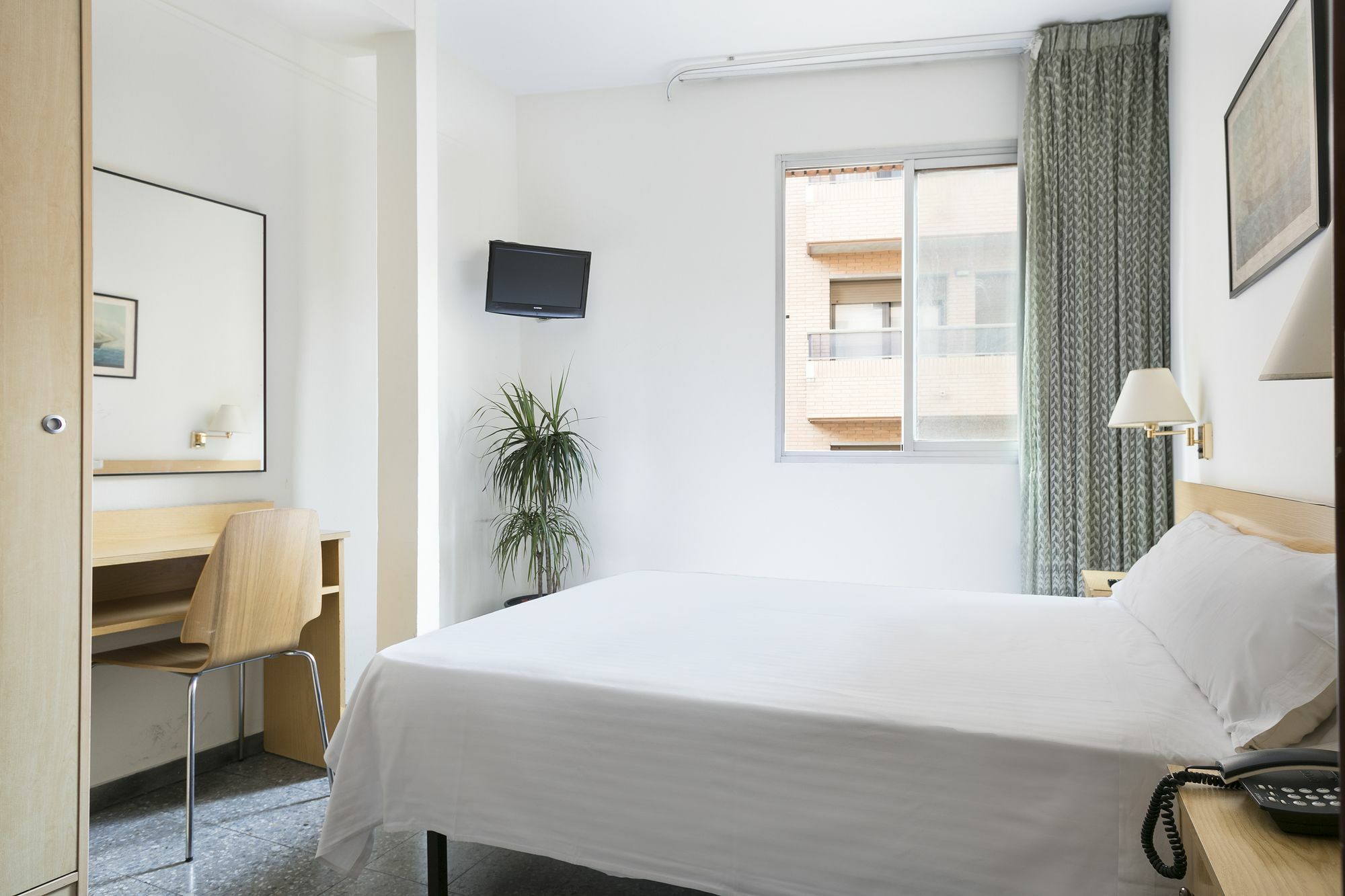 Hotel Climent Barcellona Esterno foto
